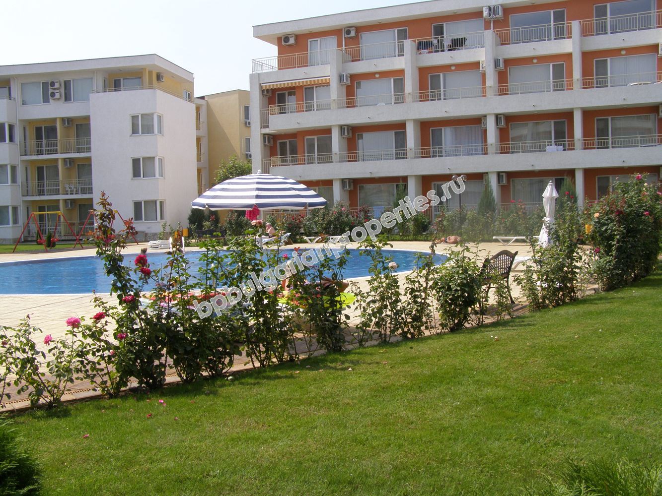 Двухкомнатная обставленная квартира на продажу в курорте Солнечный берег