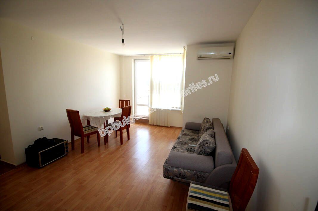 Двухкомнатная обставленная квартира на продажу в курорте Солнечный берег