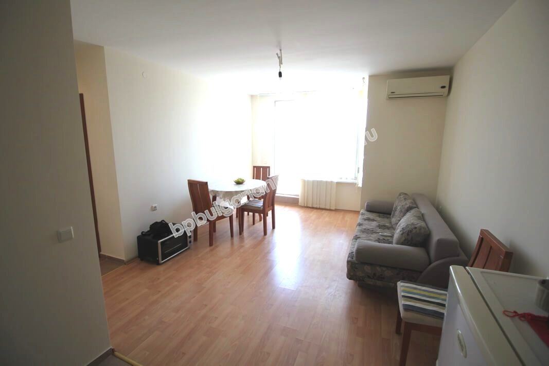 Двухкомнатная обставленная квартира на продажу в курорте Солнечный берег