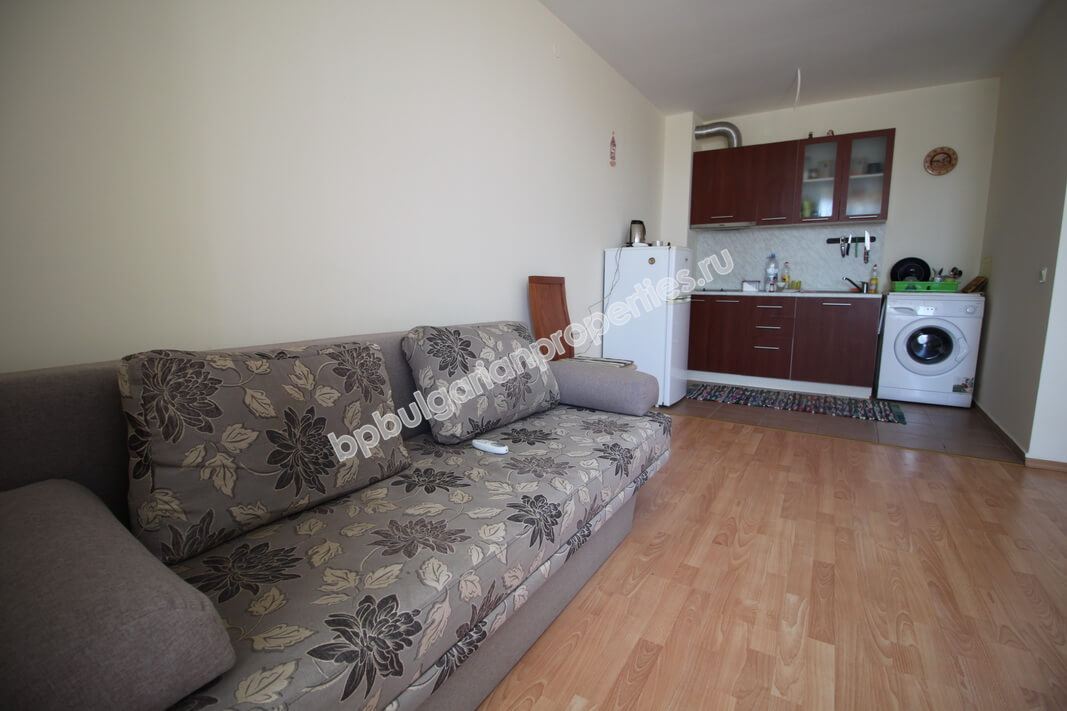 Двухкомнатная обставленная квартира на продажу в курорте Солнечный берег