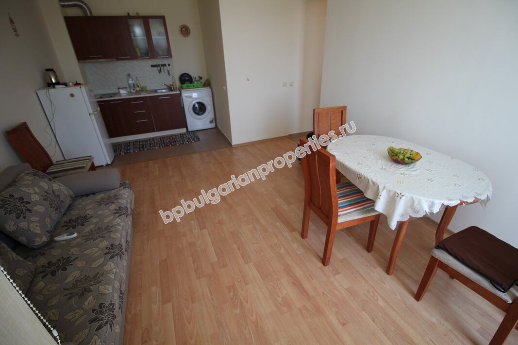 Двухкомнатная обставленная квартира на продажу в курорте Солнечный берег