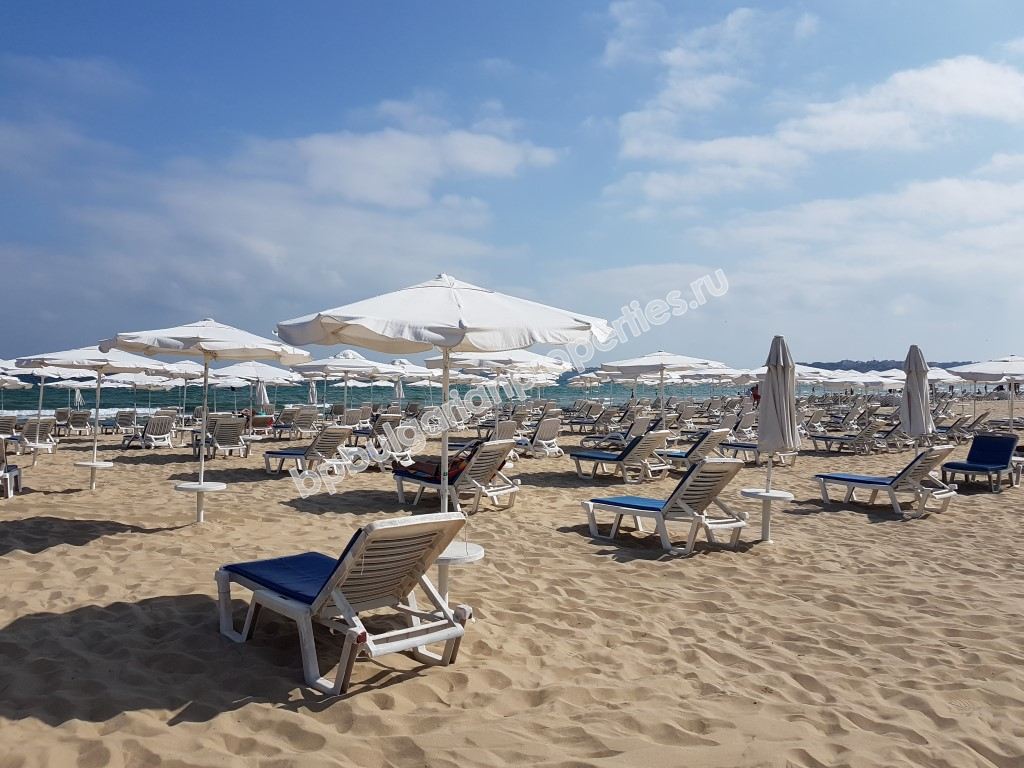 Меблированная студия близко к пляжу на продажу в курорте Солнечный Берег