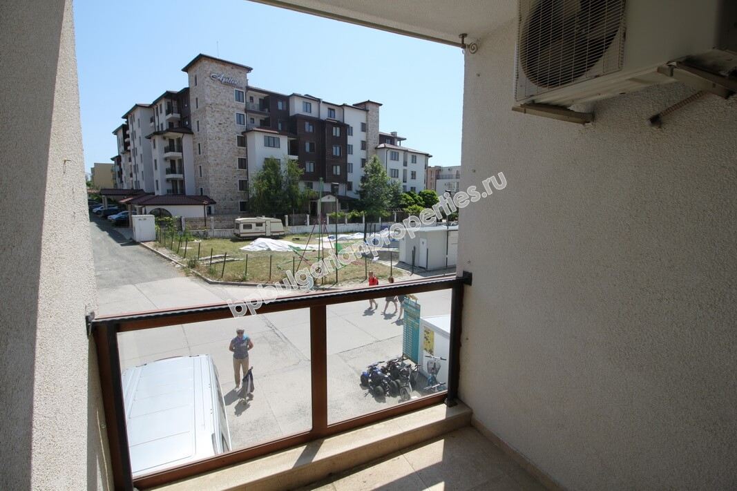 Меблированная трехкомнатная квартира близко к пляжу на продажу в курорте Равда