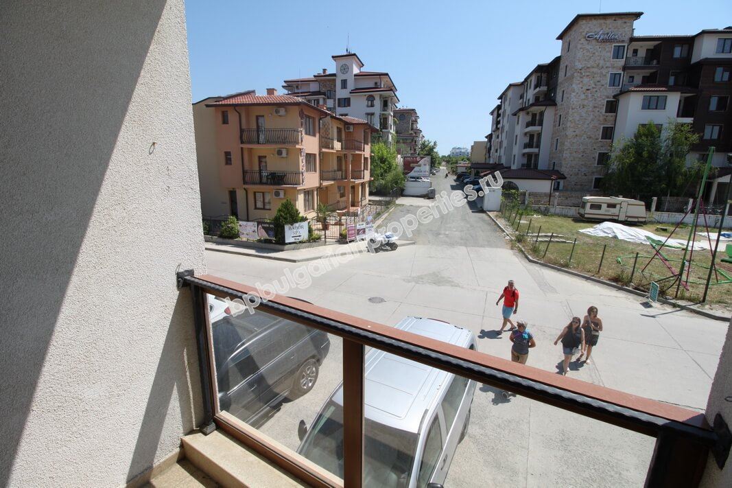 Меблированная трехкомнатная квартира близко к пляжу на продажу в курорте Равда