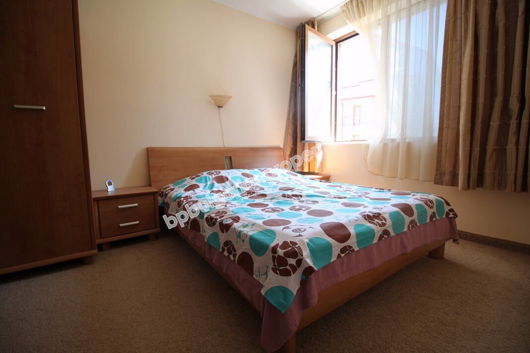 Меблированная трехкомнатная квартира близко к пляжу на продажу в курорте Равда