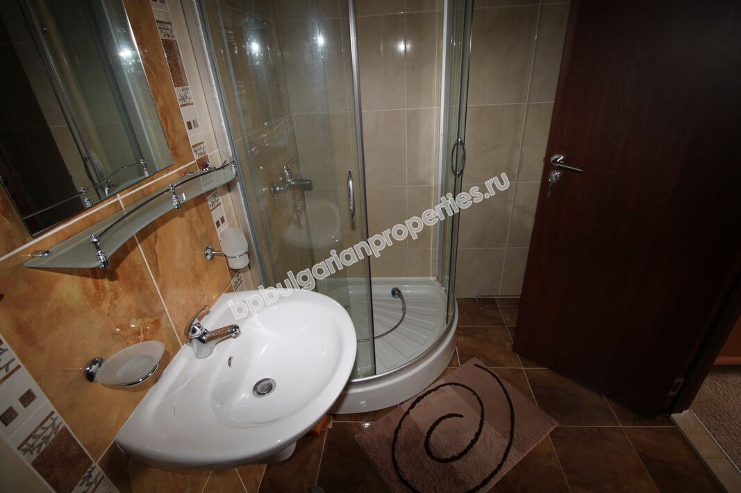 Меблированная трехкомнатная квартира близко к пляжу на продажу в курорте Равда