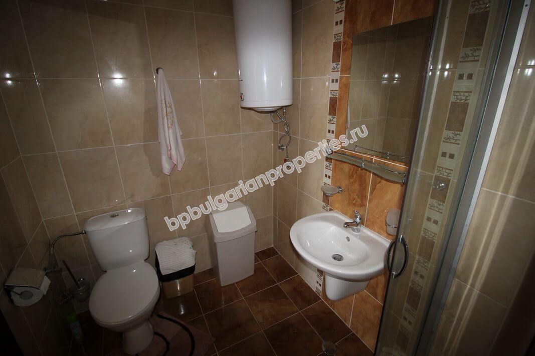 Меблированная трехкомнатная квартира близко к пляжу на продажу в курорте Равда