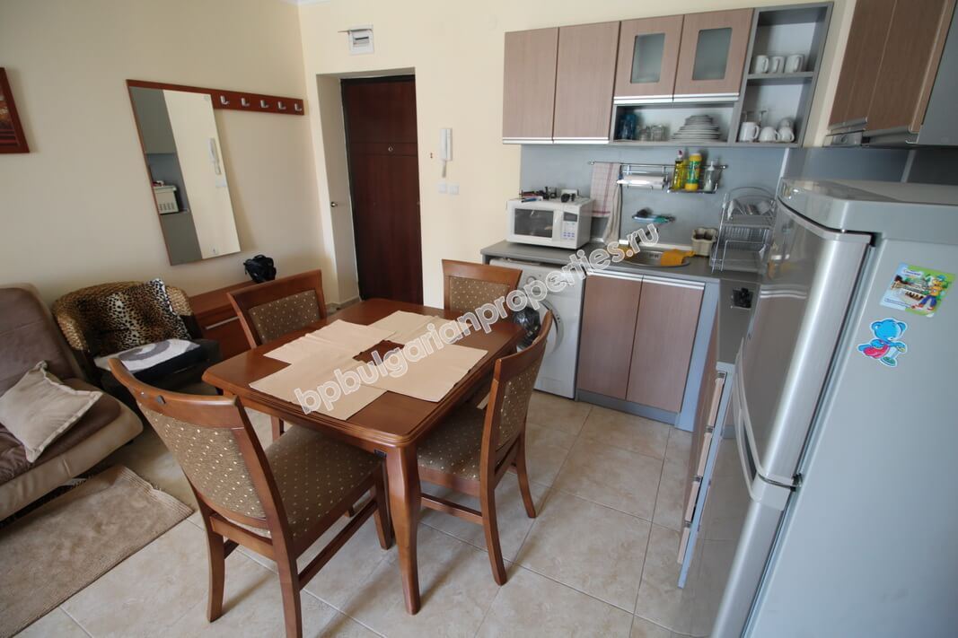 Меблированная трехкомнатная квартира близко к пляжу на продажу в курорте Равда