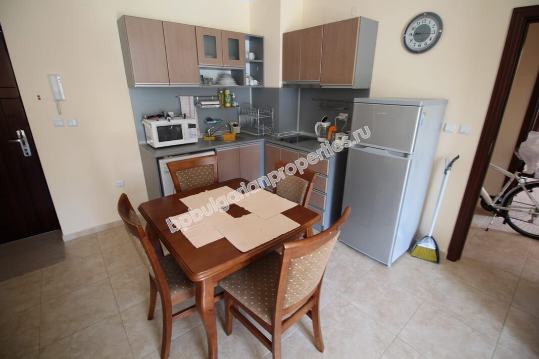 Меблированная трехкомнатная квартира близко к пляжу на продажу в курорте Равда