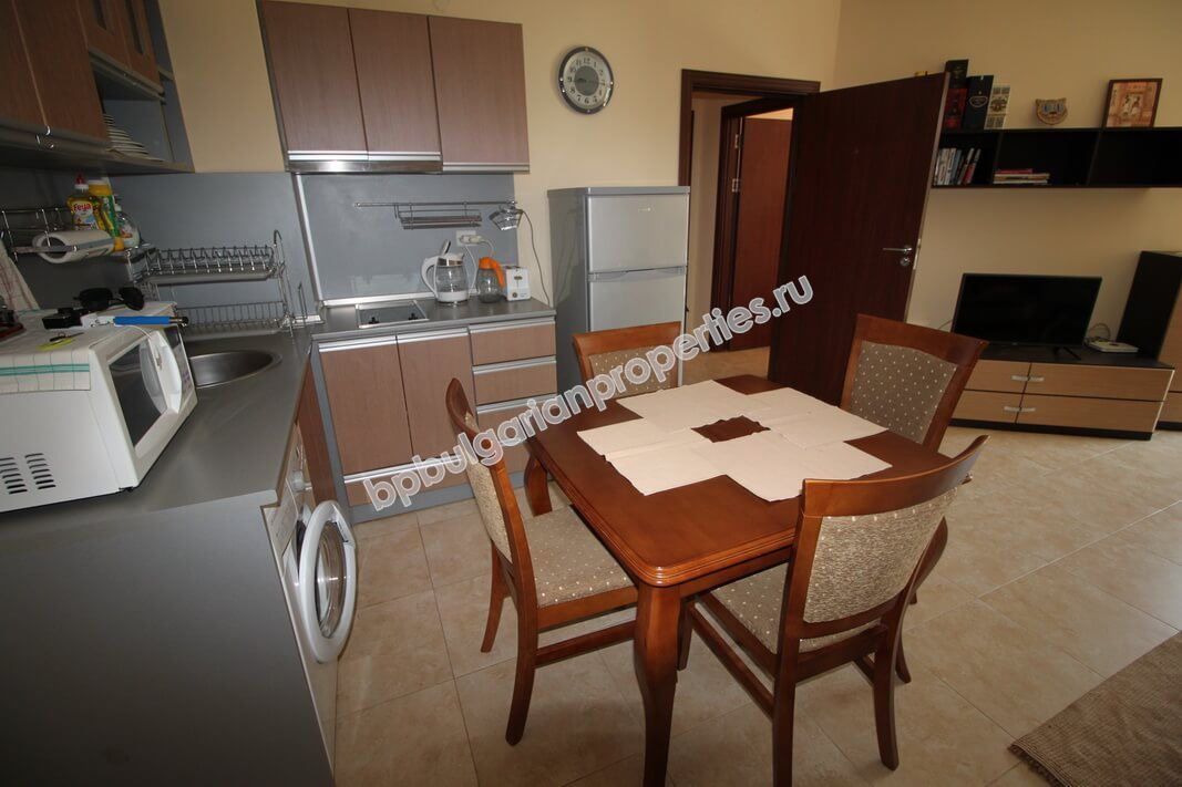 Меблированная трехкомнатная квартира близко к пляжу на продажу в курорте Равда