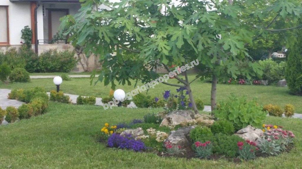 Меблированная двухкомнатная квартира на продажу близко к пляжу в курорте Равда