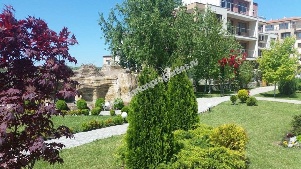 Меблированная двухкомнатная квартира на продажу близко к пляжу в курорте Равда