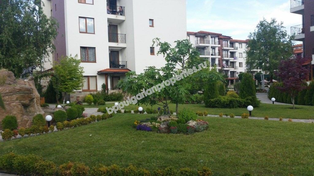 Меблированная двухкомнатная квартира на продажу близко к пляжу в курорте Равда