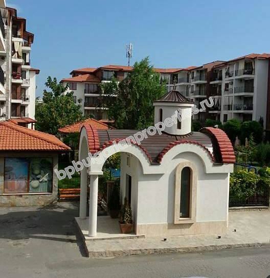 Меблированная двухкомнатная квартира на продажу близко к пляжу в курорте Равда