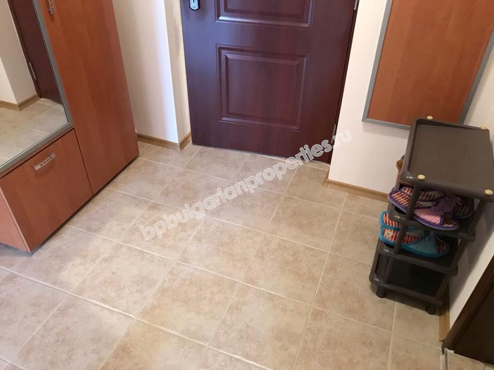 Меблированная двухкомнатная квартира на продажу близко к пляжу в курорте Равда