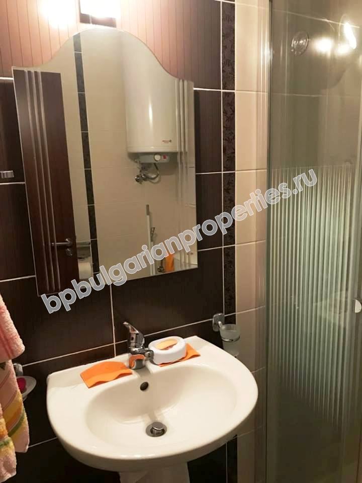 Меблированная двухкомнатная квартира на продажу близко к пляжу в курорте Равда