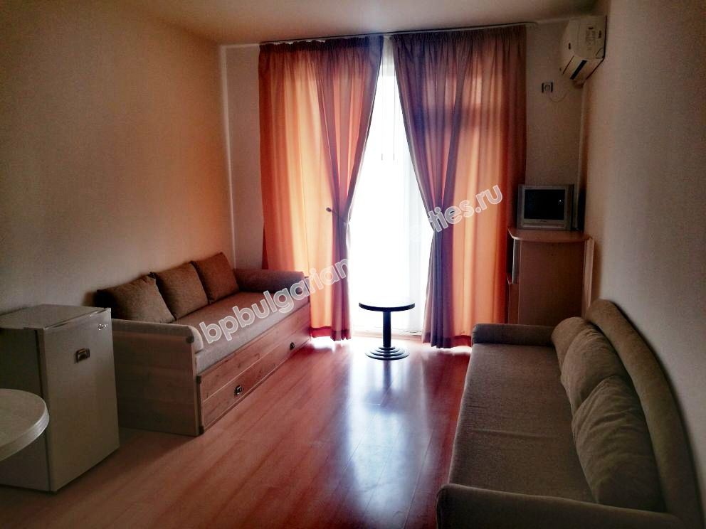 Дешевые меблированные студии на продажу в курорте Солнечный Берег