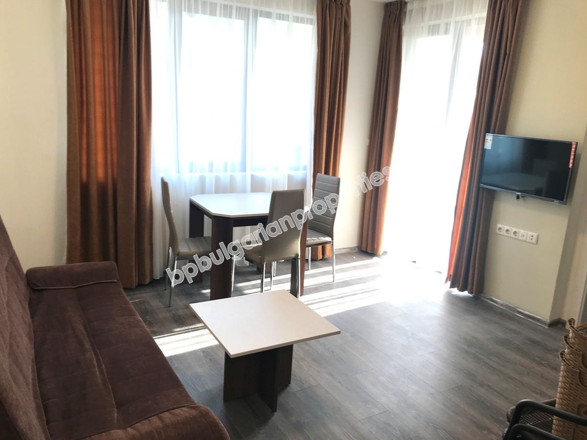 Новая двухкомнатная меблированная квартира в элитном комплексе на продажу в курорте Солнечный Берег