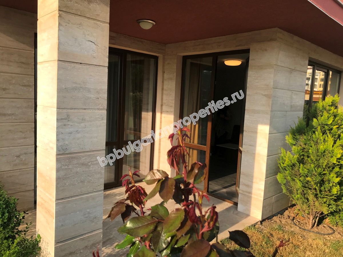 Новая двухкомнатная меблированная квартира в элитном комплексе на продажу в курорте Солнечный Берег