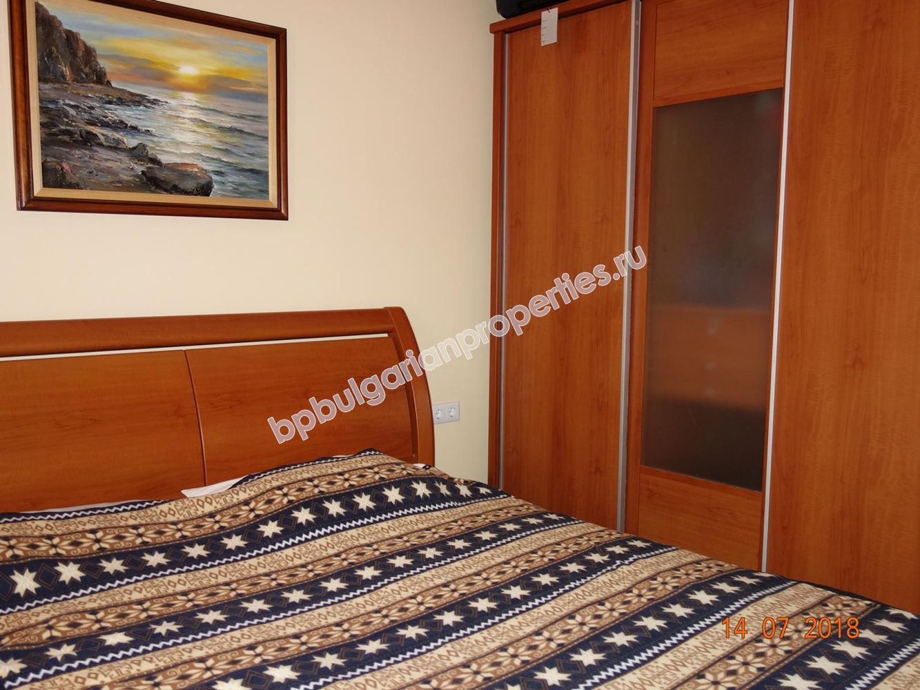 Трехкомнатная меблированная квартира на первой линии моря в городе Поморие
