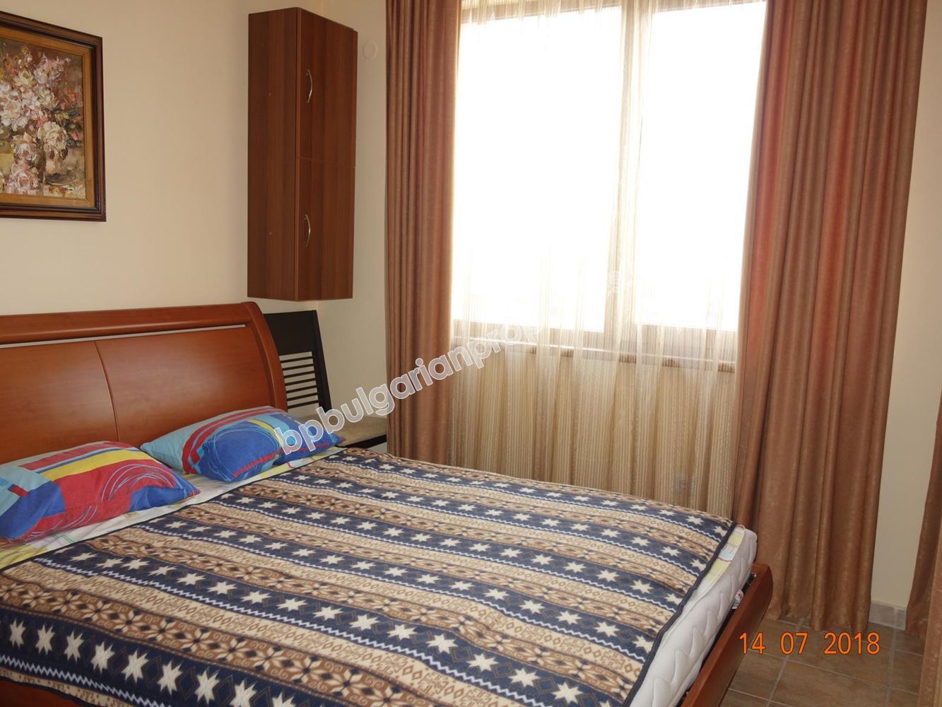 Трехкомнатная меблированная квартира на первой линии моря в городе Поморие