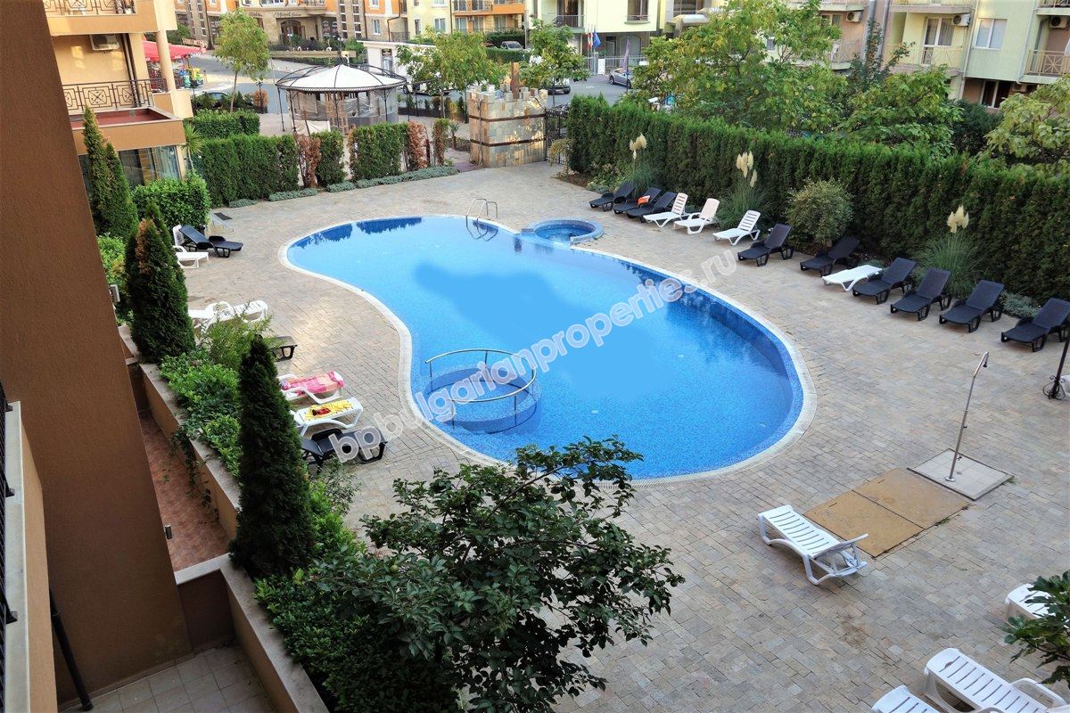 Меблированная двухкомнатная квартира близко к пляжу на продажу в Солнечном берегу