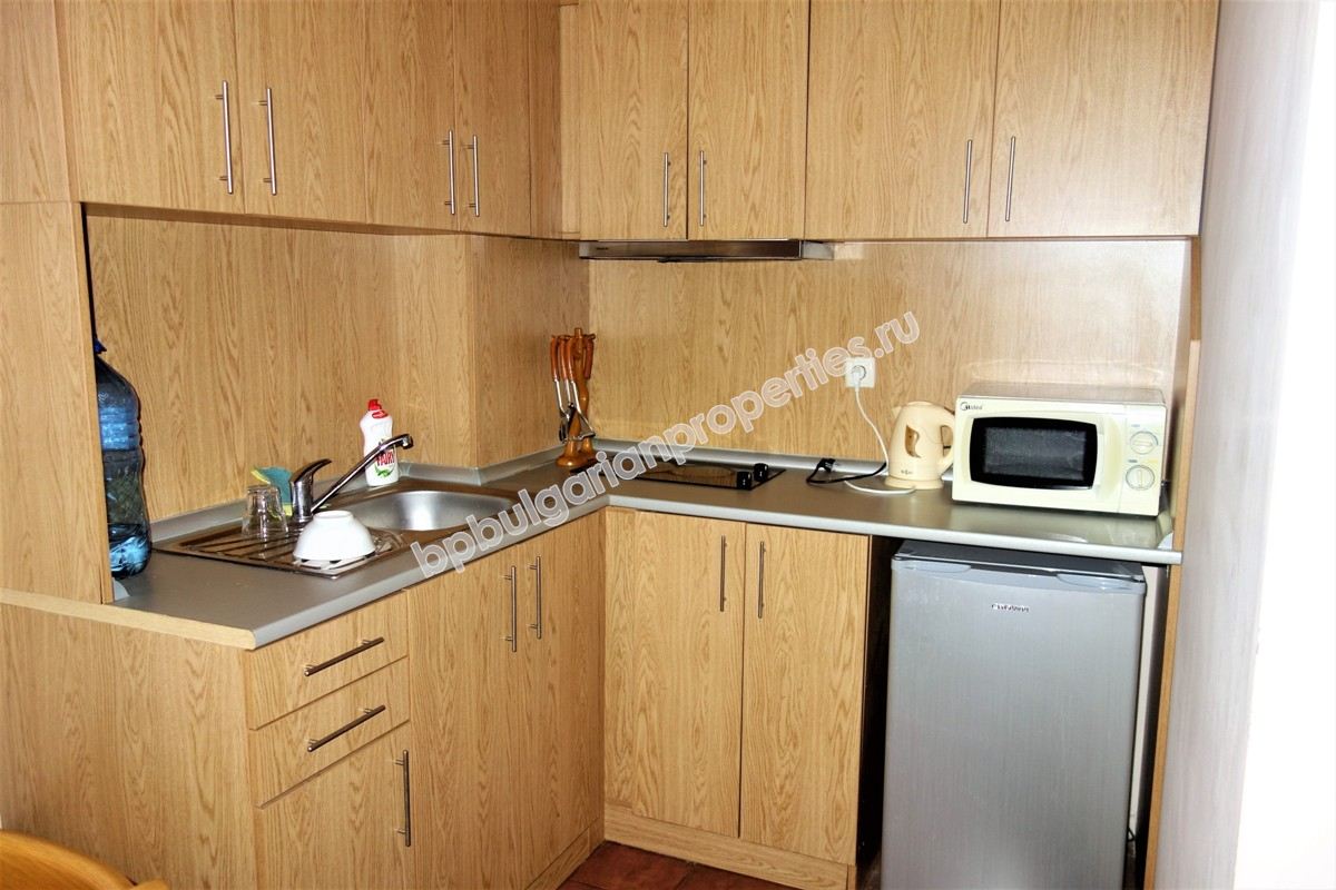 Меблированная двухкомнатная квартира близко к пляжу на продажу в Солнечном берегу