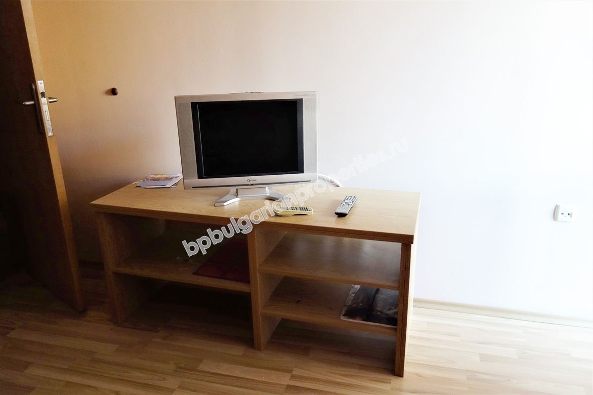 Меблированная двухкомнатная квартира близко к пляжу на продажу в Солнечном берегу