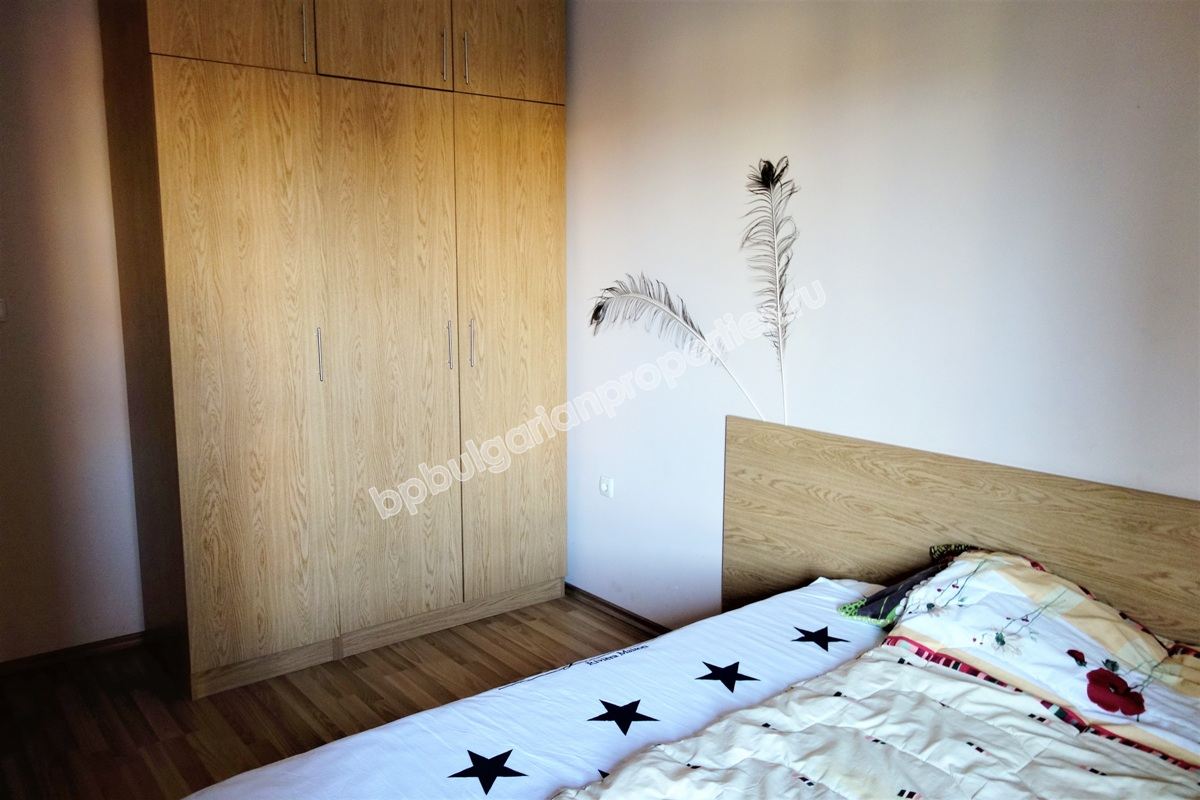 Меблированная двухкомнатная квартира близко к пляжу на продажу в Солнечном берегу