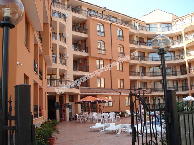 Меблированная просторная двухкомнатная квартира близко к пляжу на продажу в курорте Солнечный Берег