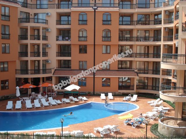 Меблированная просторная двухкомнатная квартира близко к пляжу на продажу в курорте Солнечный Берег