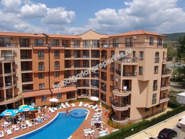 Меблированная просторная двухкомнатная квартира близко к пляжу на продажу в курорте Солнечный Берег