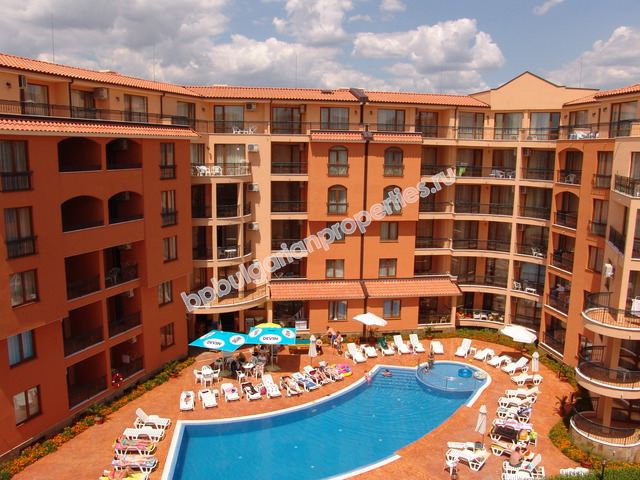 Меблированная просторная двухкомнатная квартира близко к пляжу на продажу в курорте Солнечный Берег