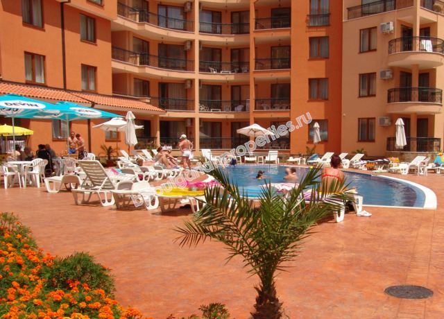 Меблированная просторная двухкомнатная квартира близко к пляжу на продажу в курорте Солнечный Берег