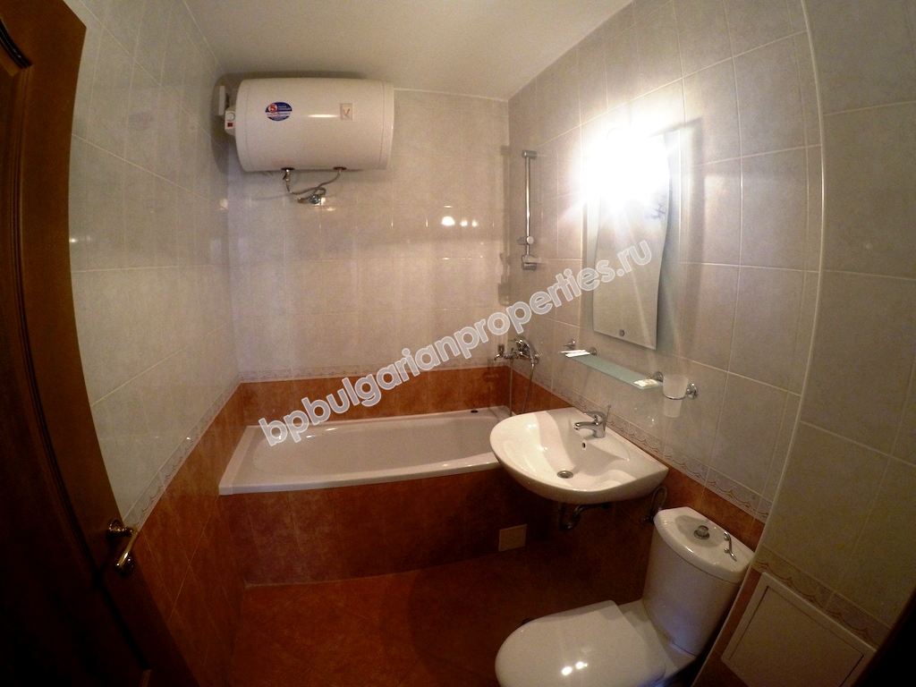 Меблированная просторная двухкомнатная квартира близко к пляжу на продажу в курорте Солнечный Берег