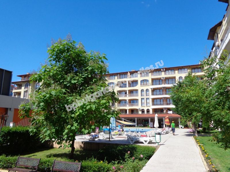 Меблированный апартамент с одной спальней близко к пляжу на продажу в Солнечном Берегу