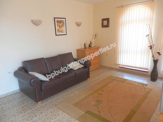 Меблированный апартамент с одной спальней близко к пляжу на продажу в Солнечном Берегу