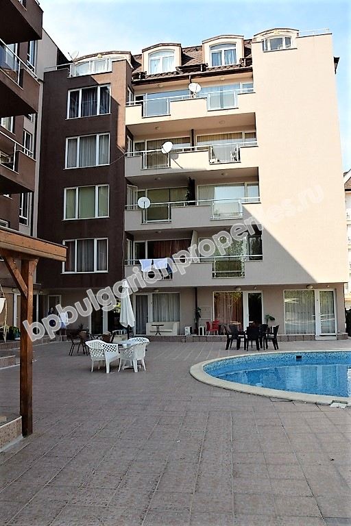 Меблированная большая студия близко к пляжу на продажу в курорте Солнечный Берег