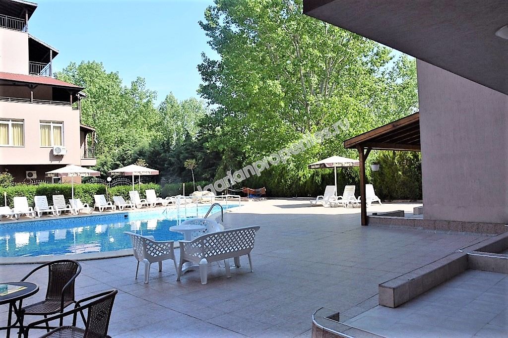 Меблированная большая студия близко к пляжу на продажу в курорте Солнечный Берег