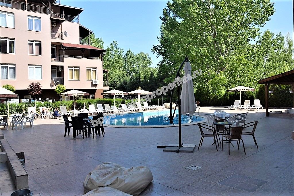 Меблированная большая студия близко к пляжу на продажу в курорте Солнечный Берег