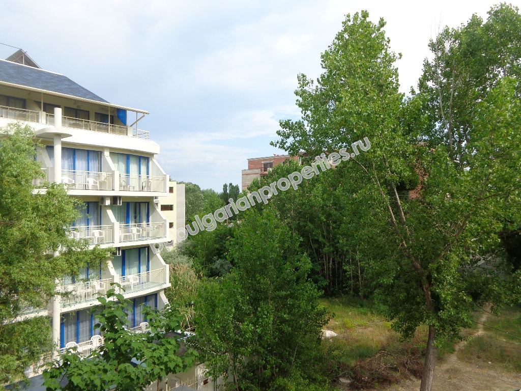 Новая меблированная студия на продажу близко к пляжу в курорте Солнечный Берег