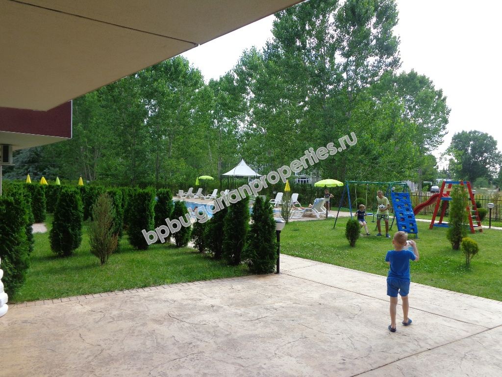 Новая меблированная студия на продажу близко к пляжу в курорте Солнечный Берег