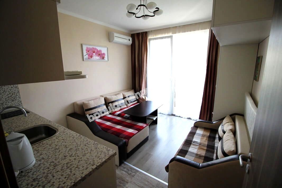 Новая меблированная студия на продажу близко к пляжу в курорте Солнечный Берег