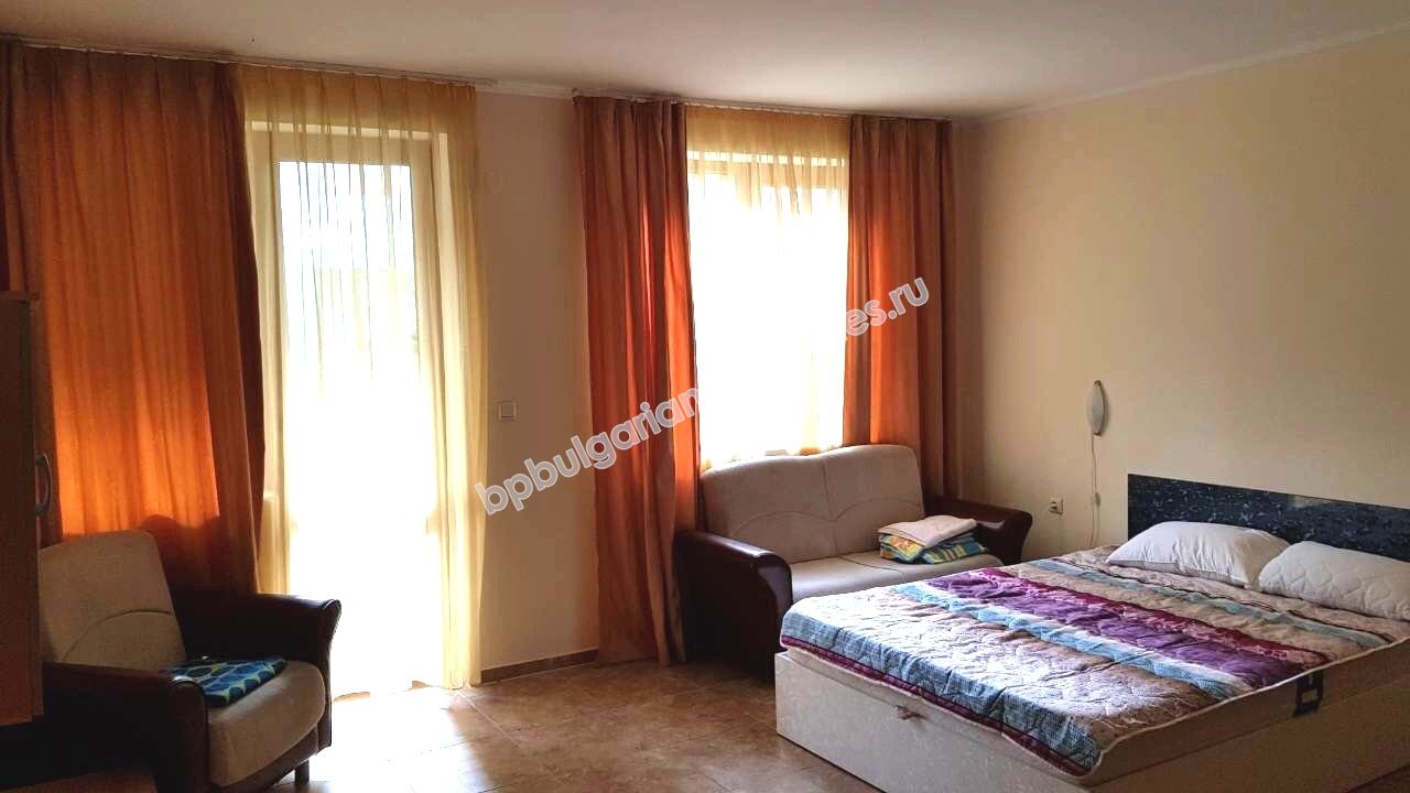 Меблированная студия на продажу близко к пляжу в курорте Равда