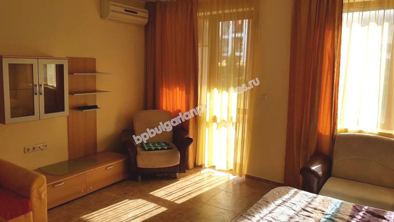 Меблированная студия на продажу близко к пляжу в курорте Равда