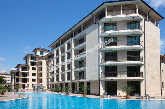 Меблированная двухкомнатная квартира на продажу в курорте Солнечный Берег