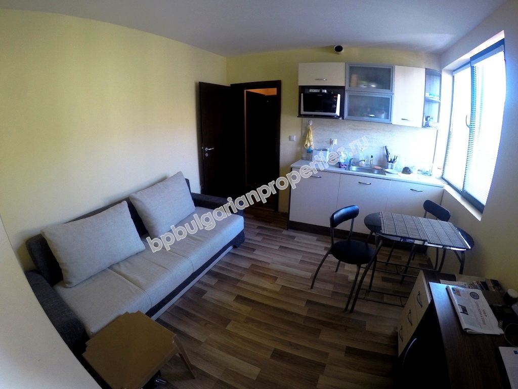 Меблированная двухкомнатная квартира на продажу в курорте Солнечный Берег