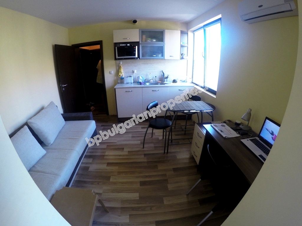 Меблированная двухкомнатная квартира на продажу в курорте Солнечный Берег