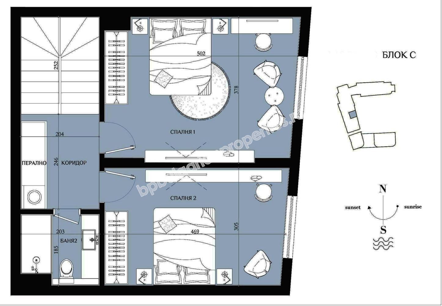 Трехкомнатная двухуровневая квартира на первой линии моря на продажу в квартале города Бургас - Сарафово