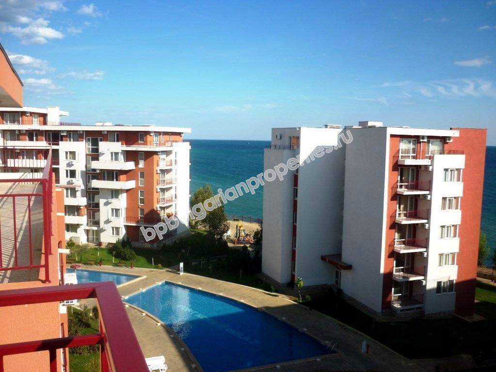 Двухкомнатная меблированная квартира с видом на море для продажи в курорте Святой Влас